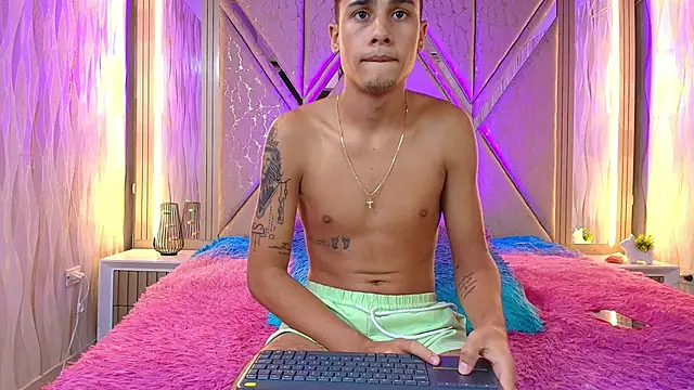 The_big_twink_x live sex cam