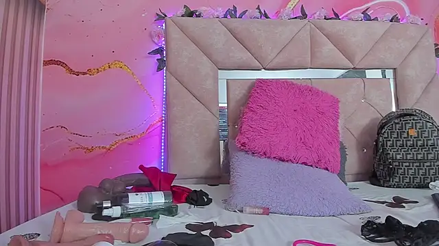 Taylor__cooper's cam snapshot