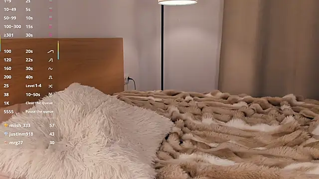 LoreeScialdone's cam snapshot