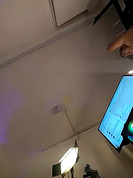 Celeste_Presstigge's cam snapshot