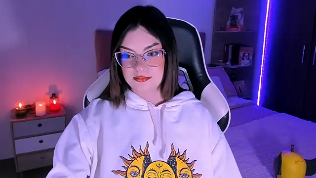 OphelianaRose33's cam snapshot