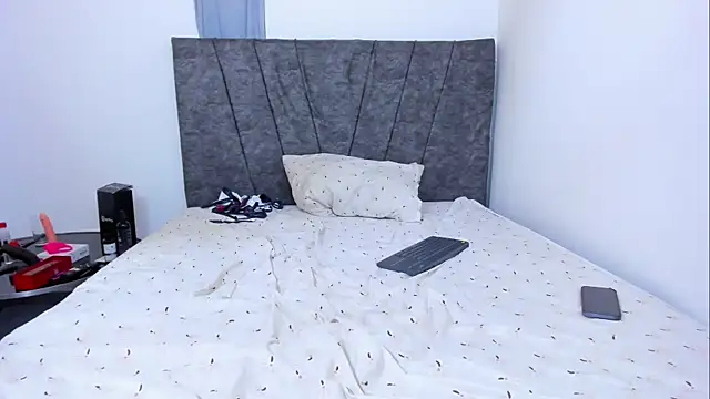 bella-black's cam snapshot