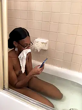 Jasmine_FullsShine's cam snapshot