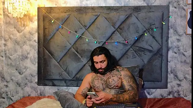 Apolo_rousse1's cam snapshot