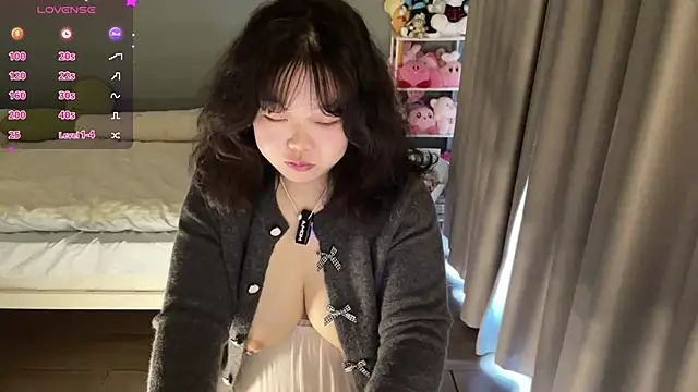 Kittenfishing's cam snapshot