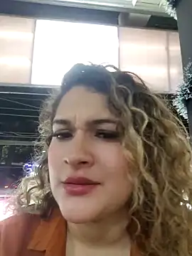 Sara_smiiith211 live sex cam