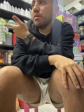 JuanZapata33 live sex cam