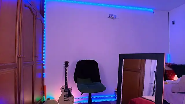 Giantonelawow live sex cam