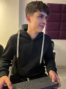 AdrianRinaldi live sex cam