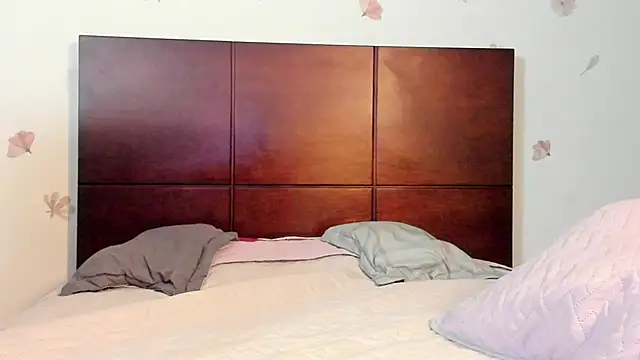 marie_pourtoii's cam snapshot