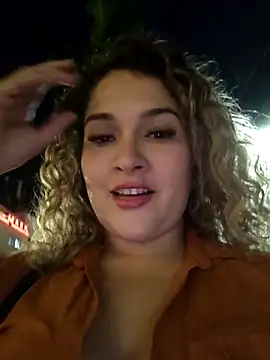 Sara_smiiith211's cam snapshot