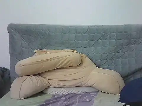 AlphaLatinoBear's cam snapshot