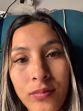 Cami_Leon2's cam snapshot