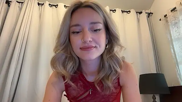 SirenaBelle live sex cam