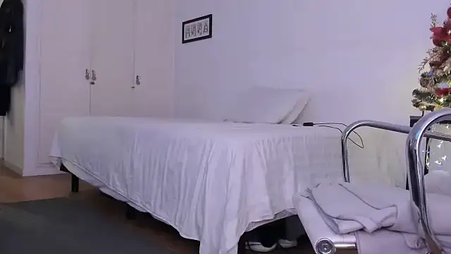 mr_almo's cam snapshot