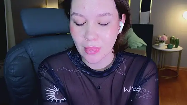 katy__moonj's cam snapshot