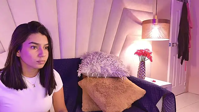 AlyssaRay's cam snapshot