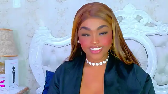 TianahGlow live sex cam