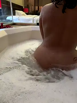 alynemoon live sex cam