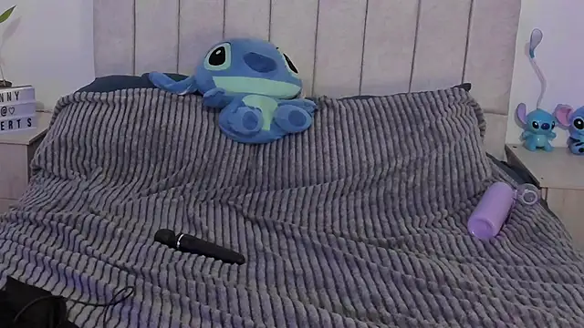 anny_roberts's cam snapshot