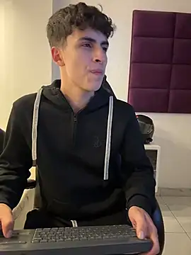 AdrianRinaldi's cam snapshot