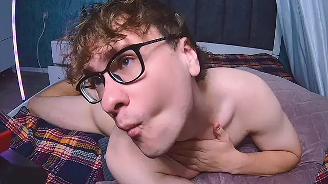 DennisGartmanB's cam snapshot