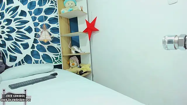 amalla_'s cam snapshot