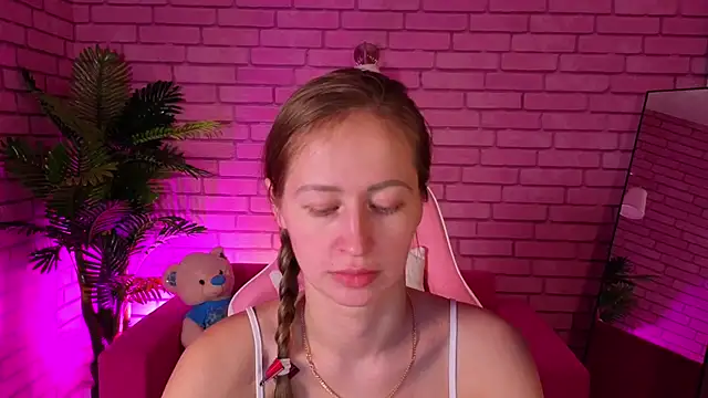 bella_li__'s cam snapshot