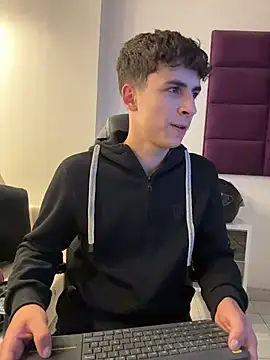 AdrianRinaldi live sex cam