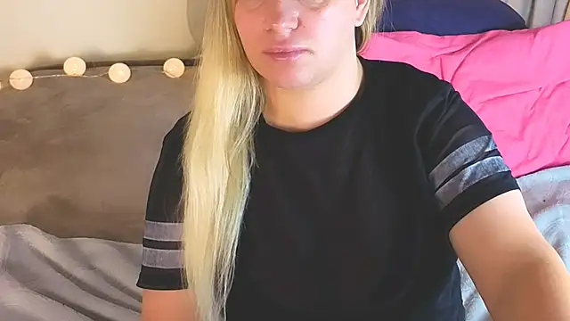 JuicyMillena's cam snapshot