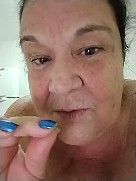 Yaya_Mineira live sex cam