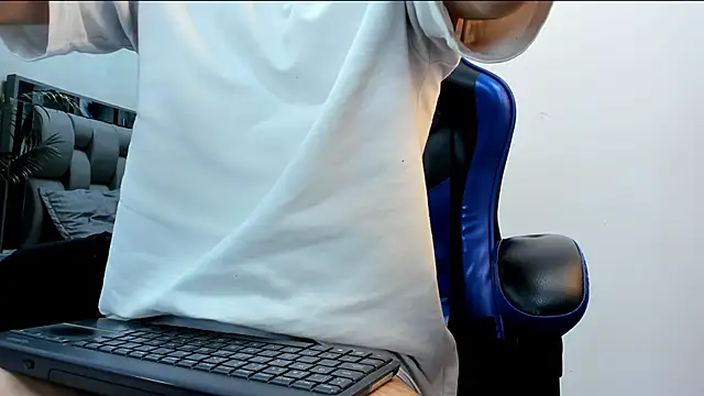 roan_birkin's cam snapshot