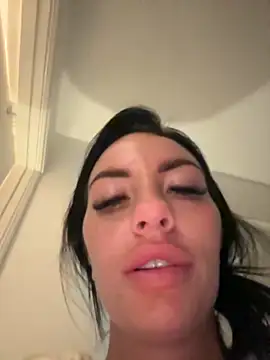 BELLABLACKXUK's cam snapshot