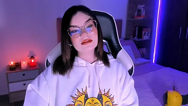 OphelianaRose33's cam snapshot