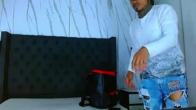 Hot_Latino_x's cam snapshot