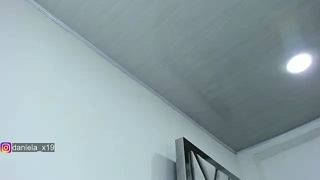 Daniela_x19's cam snapshot