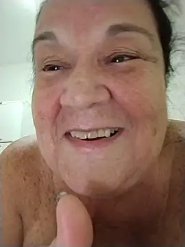 Yaya_Mineira live sex cam