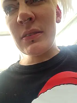 PinkTheHawk live sex cam