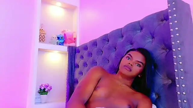 CamiEstrada live sex cam