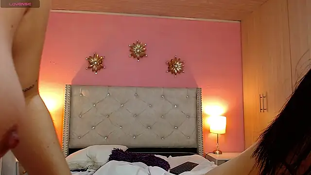 Kim_and_Mia live sex cam