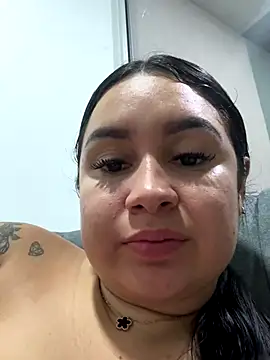 Pretty_Isadora live sex cam