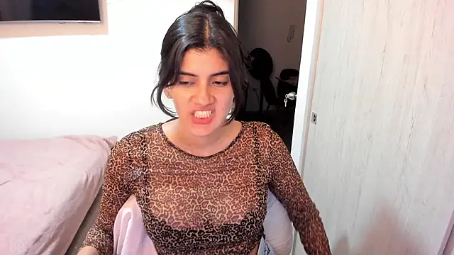 misstoya's cam snapshot