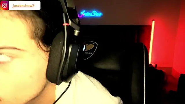 JordanShow live sex cam