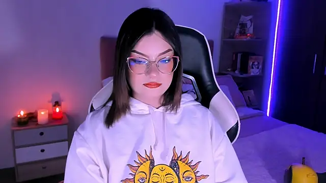 OphelianaRose33's cam snapshot