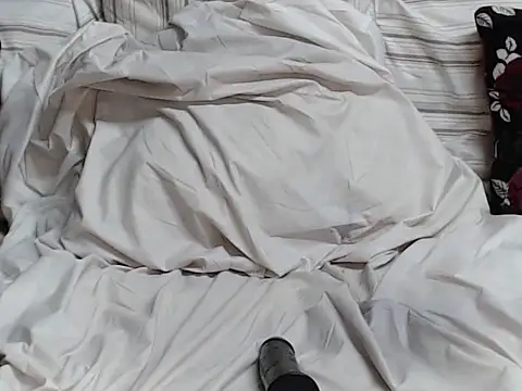 QUEENOFSQUIRT02 live sex cam