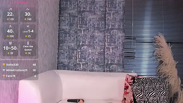 NathalyLeen live sex cam