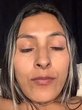 Cami_Leon2's cam snapshot