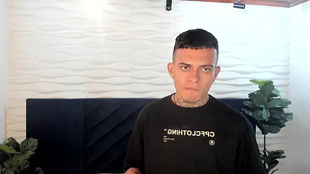 MrJustin_'s cam snapshot