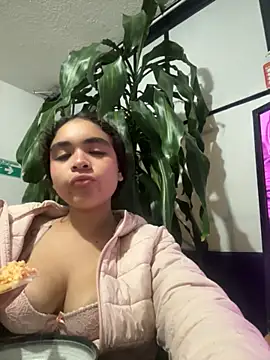 KENDALL_ART's cam snapshot