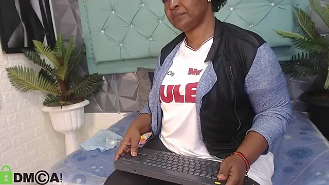 sheyla__ebony live sex cam